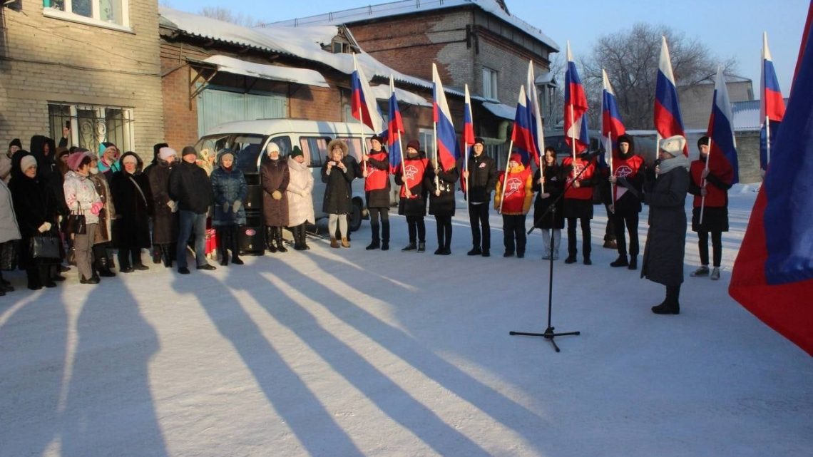 Искитимцы отправили в зону СВО автомобиль «УАЗ» вместе с гуманитарной помощью